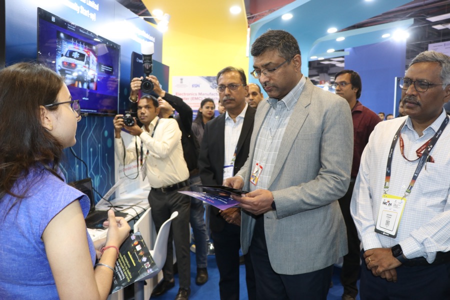 At IMC 2024, Hornet showcased blockchain and darkweb forensics to MeitY Secretary S. Krishnan and DG STPI Arvind Kumar.